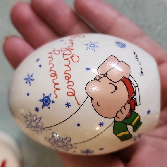 Ziggy Ceramic Egg ‘Merry Everything’ . Tom Wilson - Picture 1 of 4